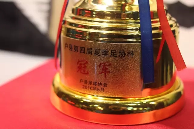 特朗普支持率创历史新低，共和党面临挑战，民主党优势加大
