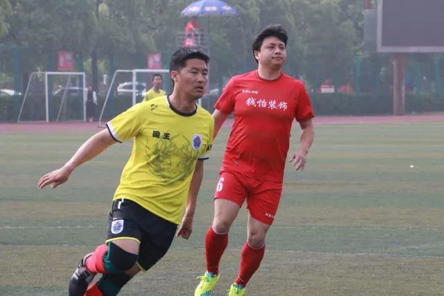 穆帅确认对巴萨首发阵容九人，中卫搭配成最大难题